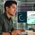 Profesional analizando métricas de revenue y conversión en un dashboard digital para optimizar un funnel de ventas digital y la generación de leads.